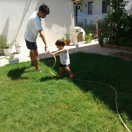 홈스테이 Yarimada Tatil Evi *