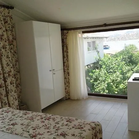 Yarimada Tatil Evi 말마리스
