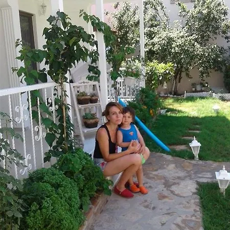 홈스테이 Yarimada Tatil Evi *